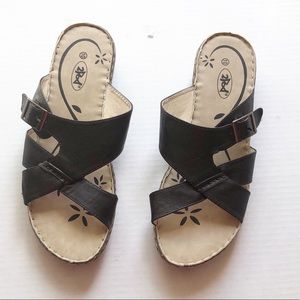 2POD | Brown Slip on Sandals with Buckle